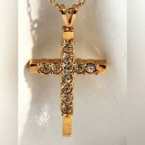 🌷5/25$ Elegant Gold tone rhinestones Cross Pendant Necklace
